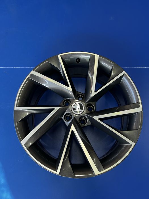 Новий Диск R19 5x112 Skoda Superb Sport Line 8x19 et44 3v0601025ap