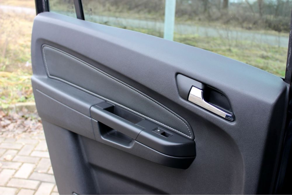 Продам Opel zafira b 1.8 2011