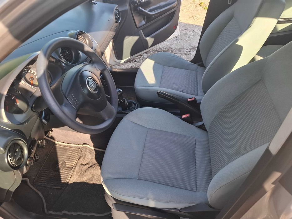 Seat Ibiza 1.2 Gasolina 5 Portas / Lugares Muito bom estado