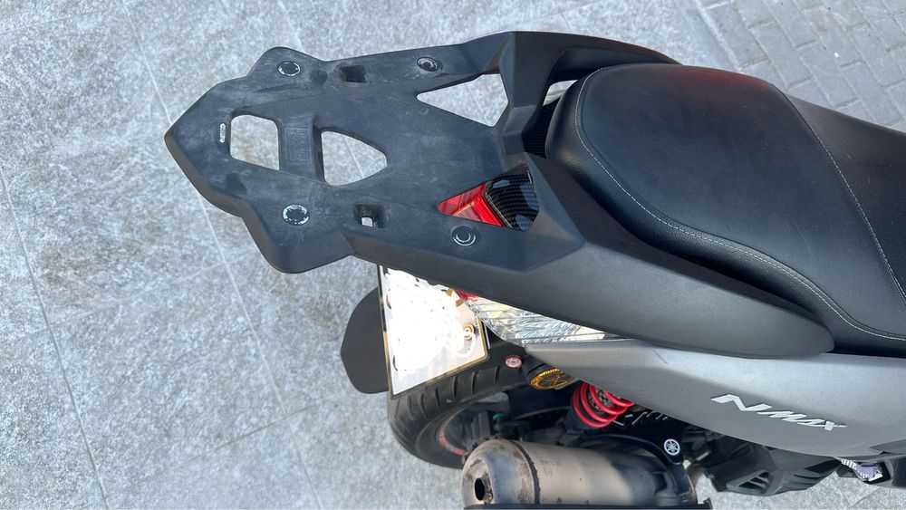 Suporte Yamaha  NMax de 2017 , para top case. ORIGINAL