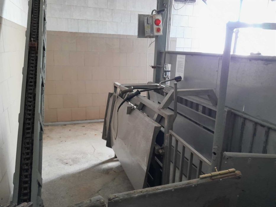 Sprzedam wyposażenie ubojni, rzeźni