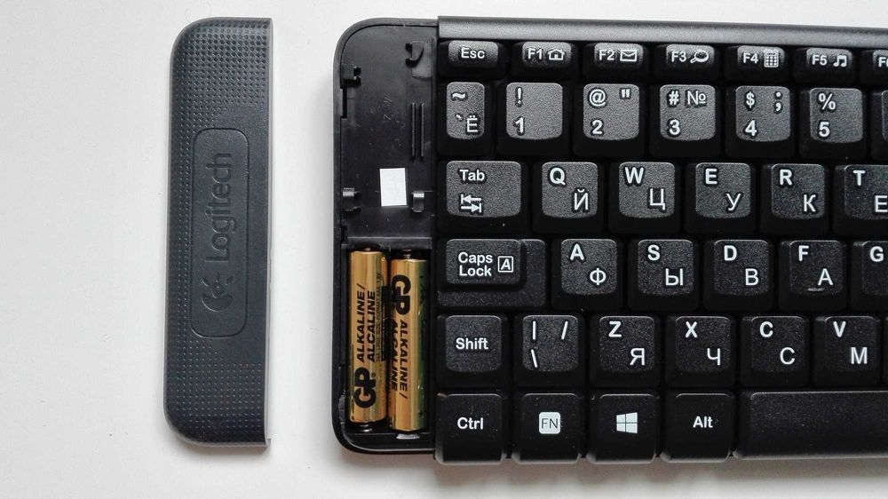 Комплект беспроводной клавиатура и мышь Logitech K220