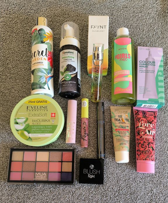 Zestaw kosmetyków nowy..
