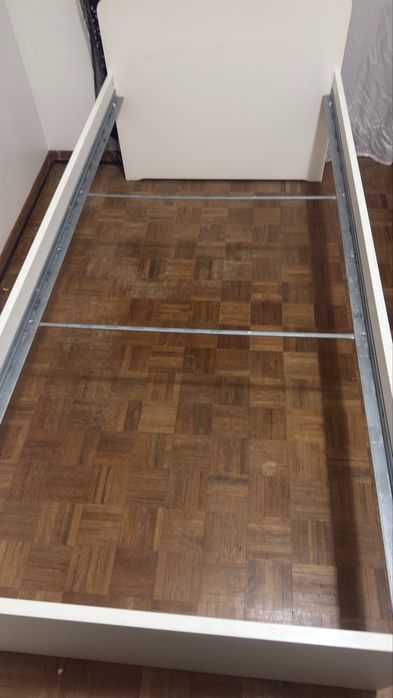 Cama solteiro  SLÄKT da Ikea com colchao HAMARVIK