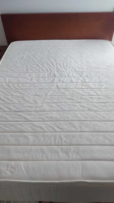 Cama de casal + estrado + colchão