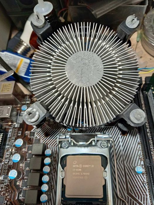 Процессор Intel Core i3-6100