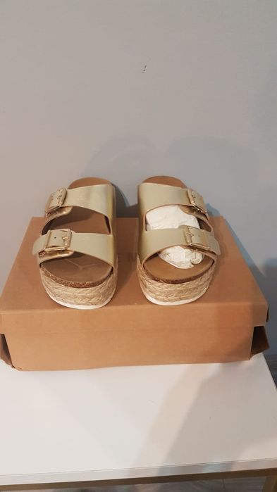 Klapki damskie na platformie Steve Madden rozm.38