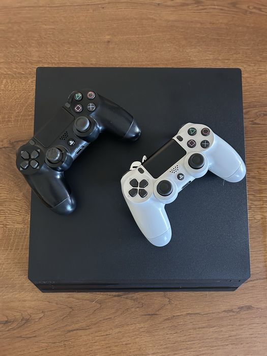 Konsola Sony PlayStation 4 Pro 2 pady