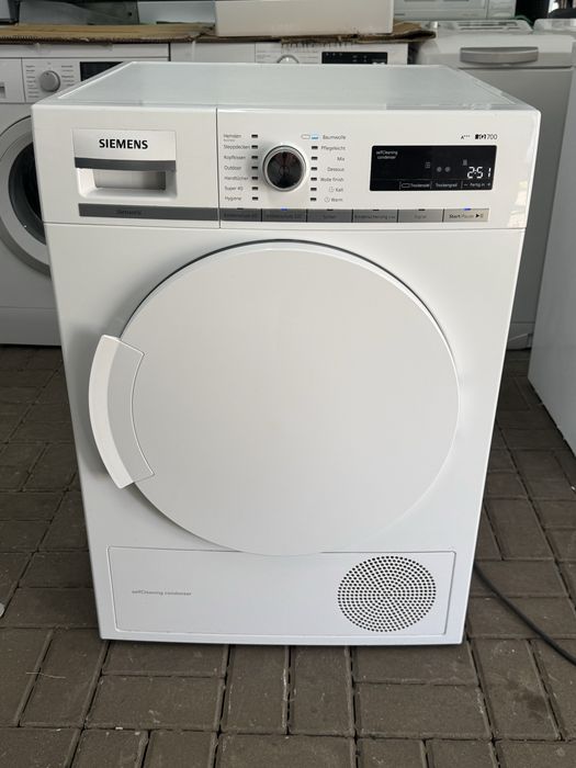 Suszarka Siemens  model Wt44w5w0  A+++  600 WATT POMPA CIEPŁA 8 kg