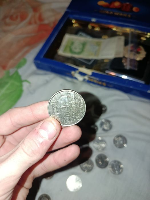 продам монеты необычные 10 грн
