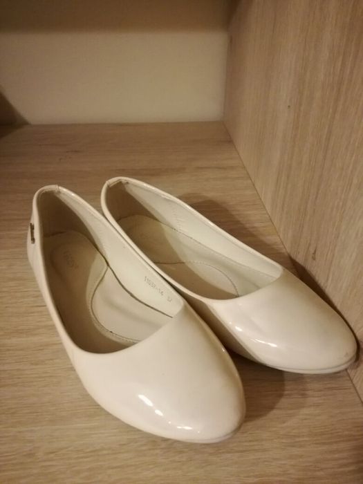 Baleriny lakierowane