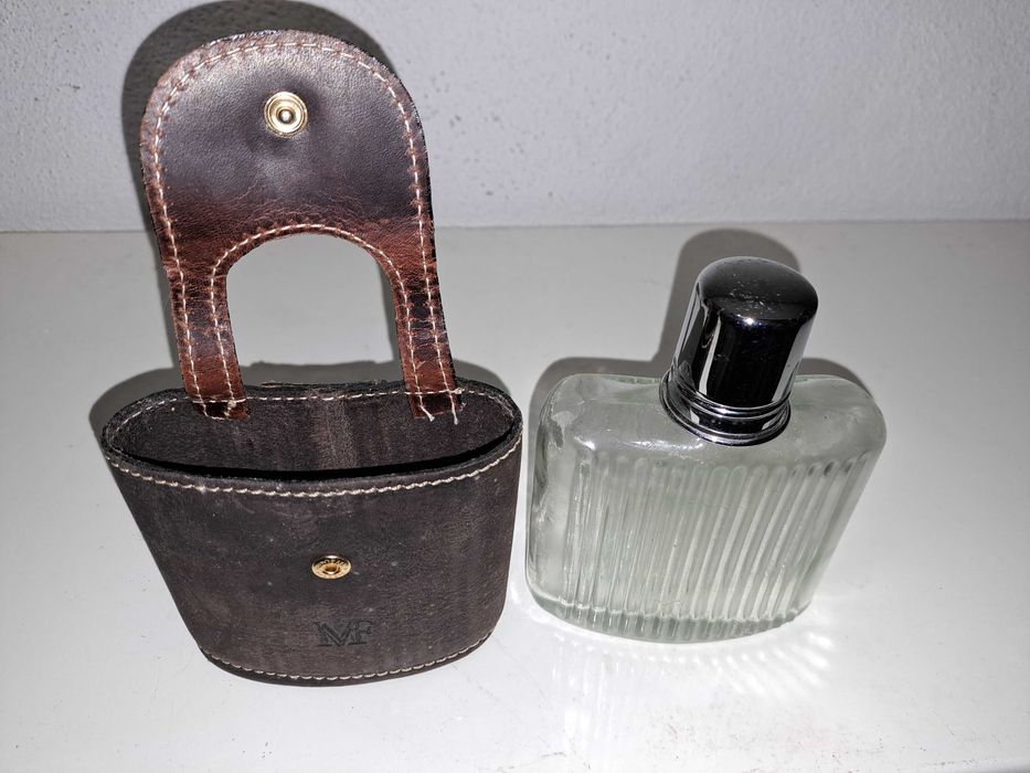 Garrafa de Bolso com capa em cabedal