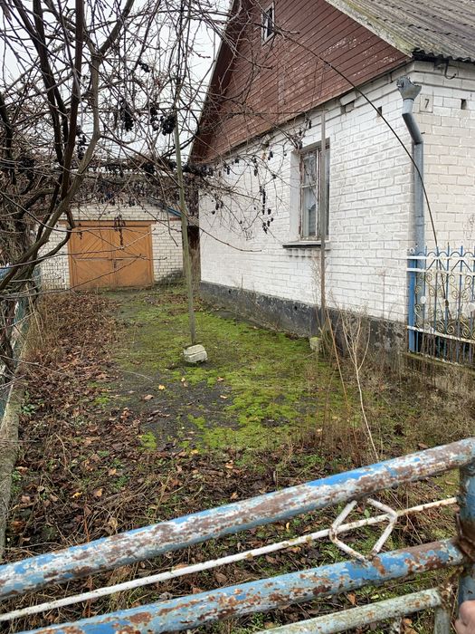 Продаю будинок з земельною ділянкою 15 соток