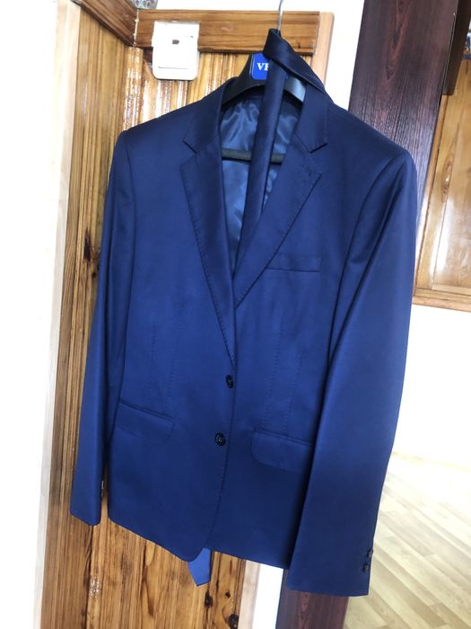 Продам мужской костюм Vels