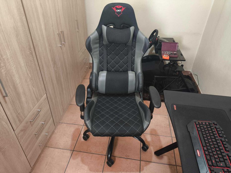 Mesa Trust Gxt 711x Dominus e Cadeira Trust GXT707 Resto Gaming