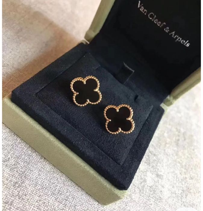 Золотые сережки Van Cleef