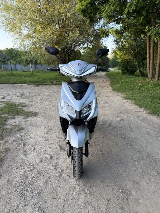 Електроскутер AeroX 1500w 72w21A Літій Залізо Фосфат