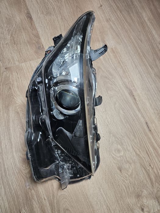 Toyota Auris Farol dianteiro direito