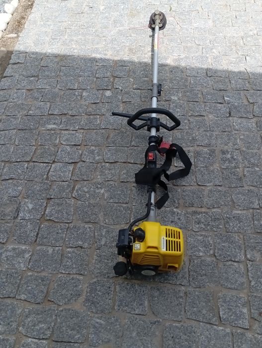 Vendo máquina de cortar erva