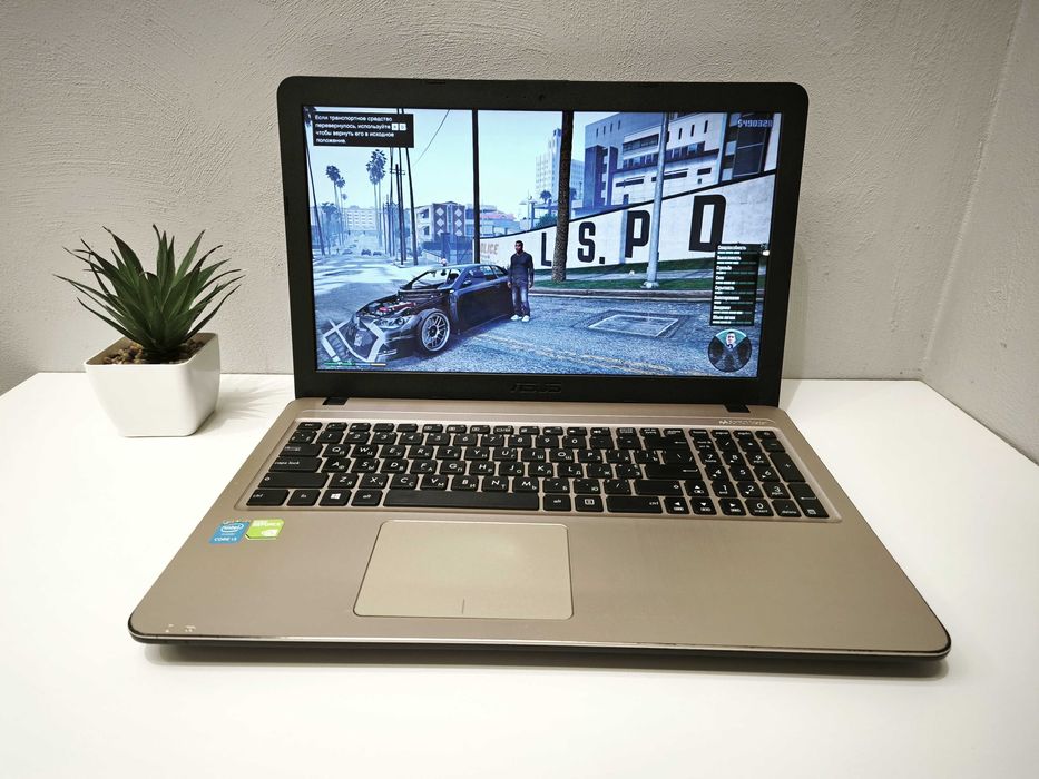 ASUS 15,6HD Игровой ноут [HD| i3 5005 |8GB |Nvidia 920M | SSD 240]