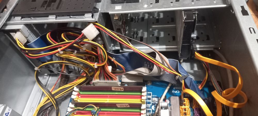 Настольный компьютер.