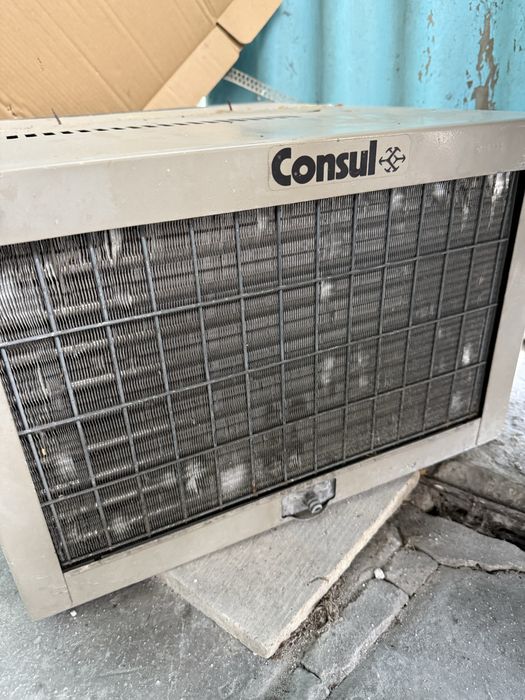 Віконний кондиціонер  Consul 7500 BTU — робочий