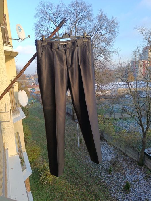 Męski czarny garnitur pawis 182