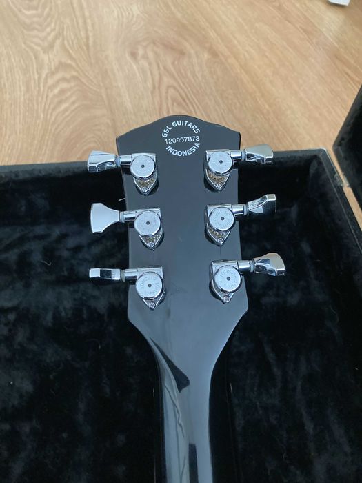 Guitarra G&L Ascari GTS com Bareknuckle Juggernaut e Hipshot locking