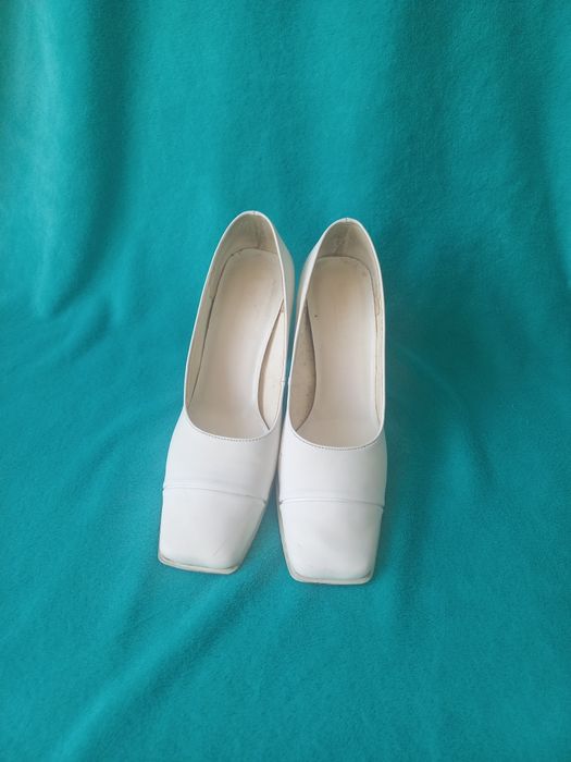 Czółenka buty ślubne 38 Emi