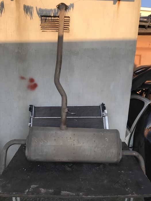 Тойота Рав 4 вихлопна глушник Toyota Rav 4 2020-24 рік