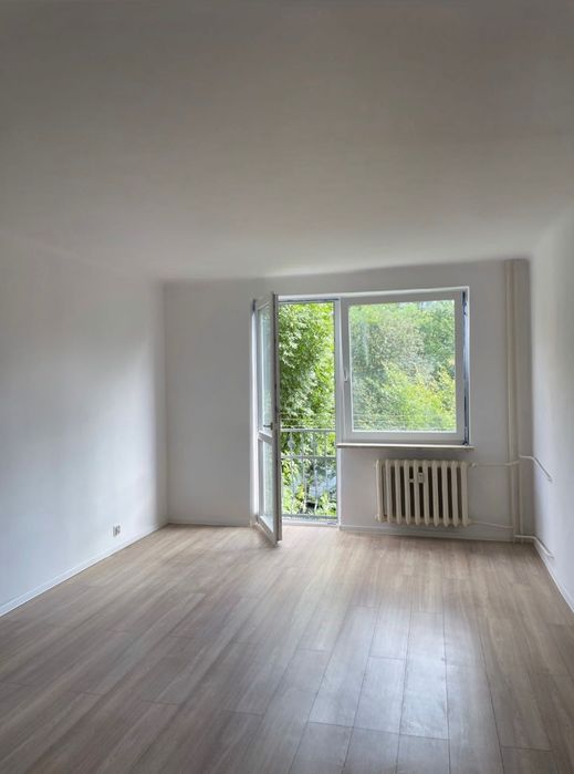 Nieruchomość na sprzedaż  os. Pakuska  33,85, piwnica 5m