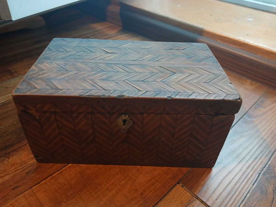 Шкатулка-ларец для украшений