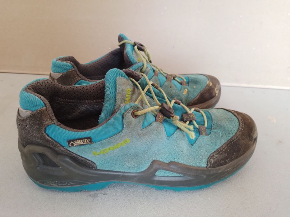 Кросівки на підлітка