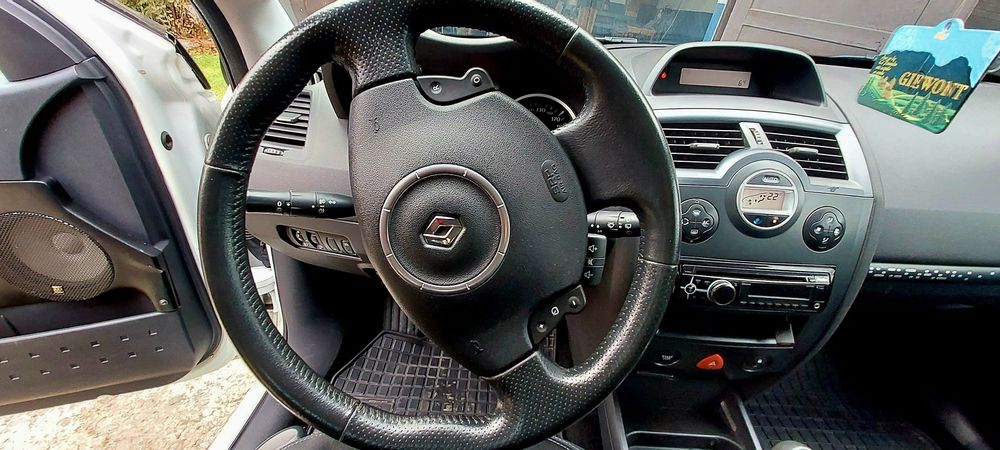 Renault Megane II lift 1.9 138 KM