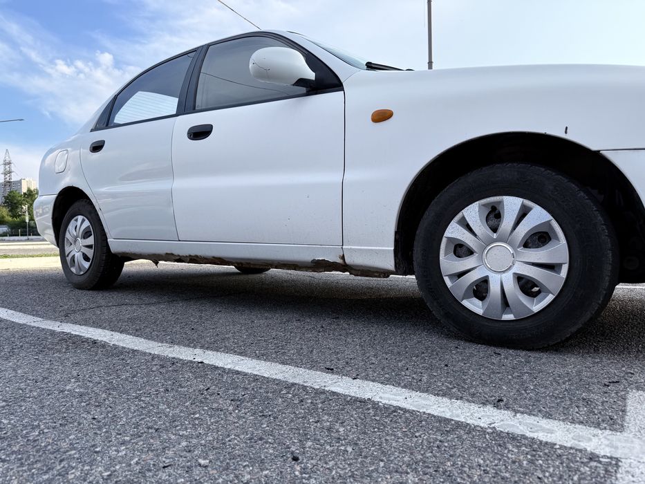 Daewoo lanos SE 2011