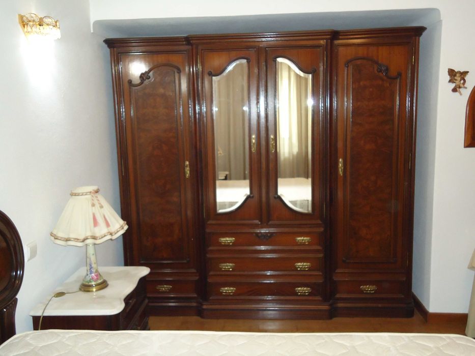 Mobília de quarto como nova