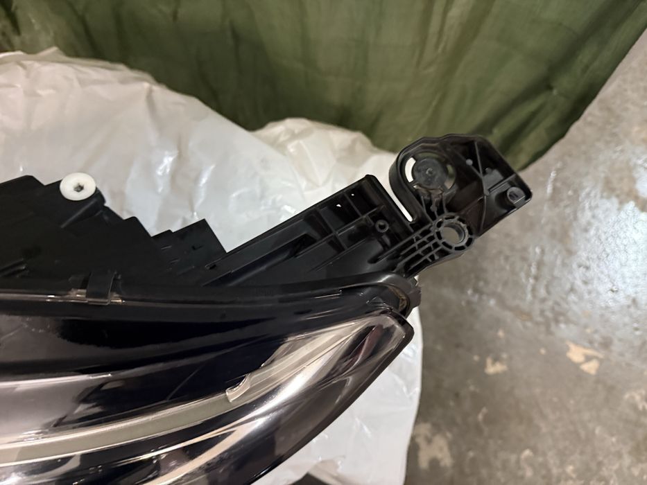 Передня  ліва фара до до peugeot 308 t9 рестайлінг з 2016 року