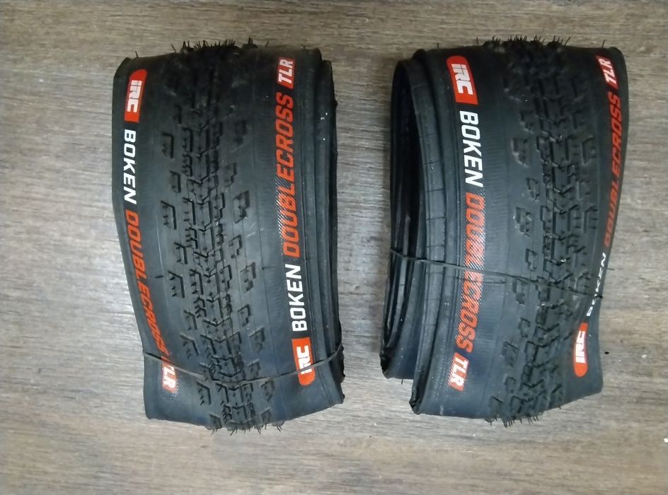 Opony gravelowe Continental, Pirelli