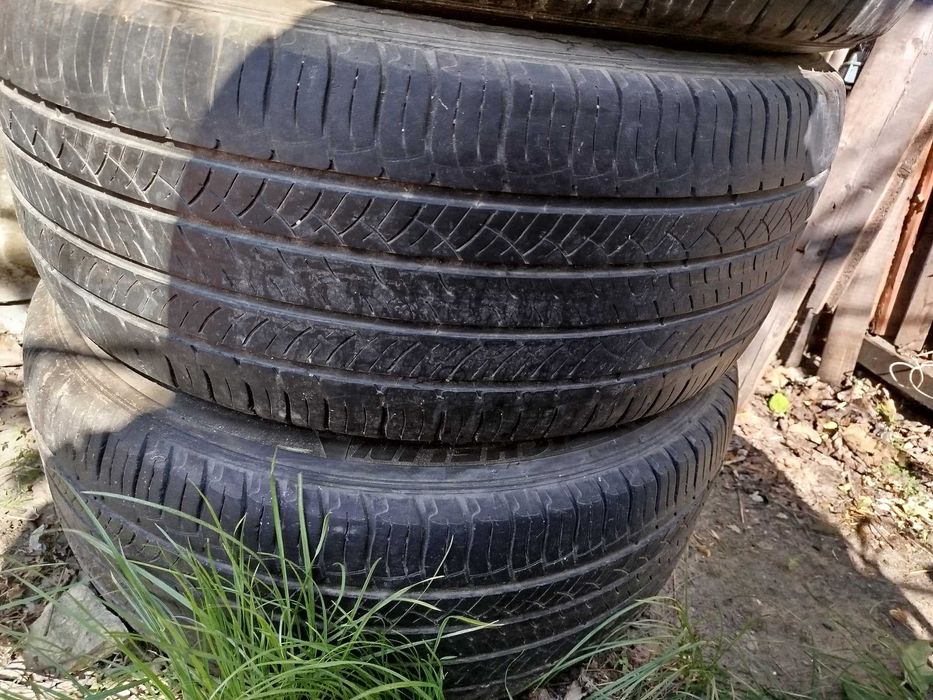 Продам шины б/у 255/50/19