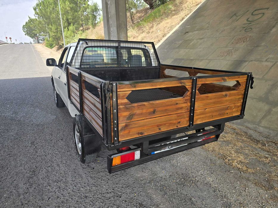 Toyota Hilux Tracker