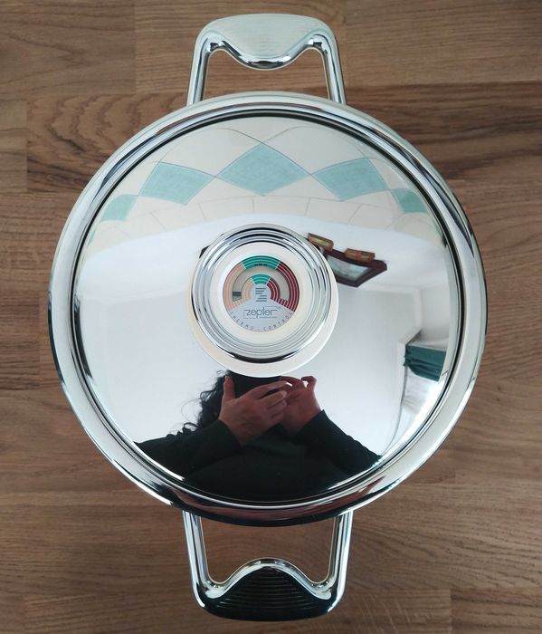 Продам Цептер(кастрюля 4,2 литра диаметр 20 см).