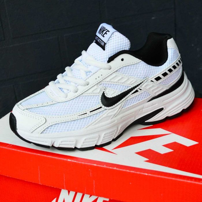 Nike Initiator White black білі з чорним кросівки жіночі найк кроссовки кросовки