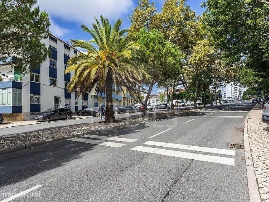 Apartamento T2, com terraço. em Cascais
