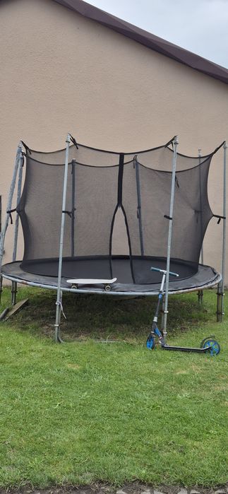 Oddam trampolinę
