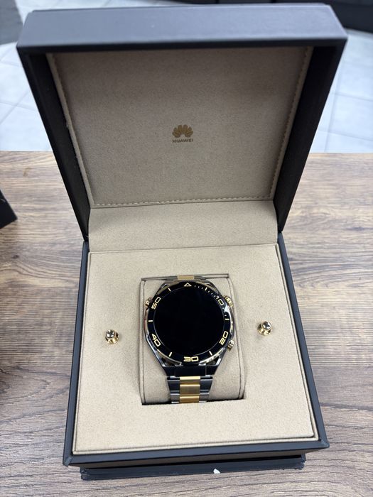 Huawei Watch Ultimate Design 18K Gold/Black Smartwatch 49.4mm