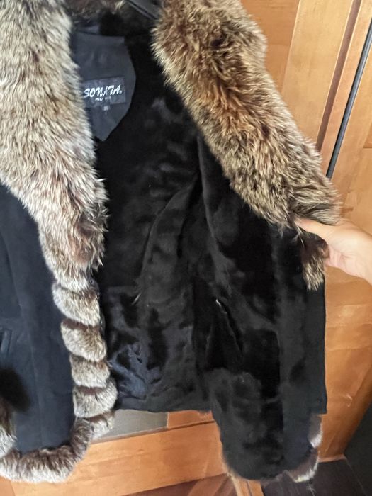 Дубленка замшевая с мехом енота