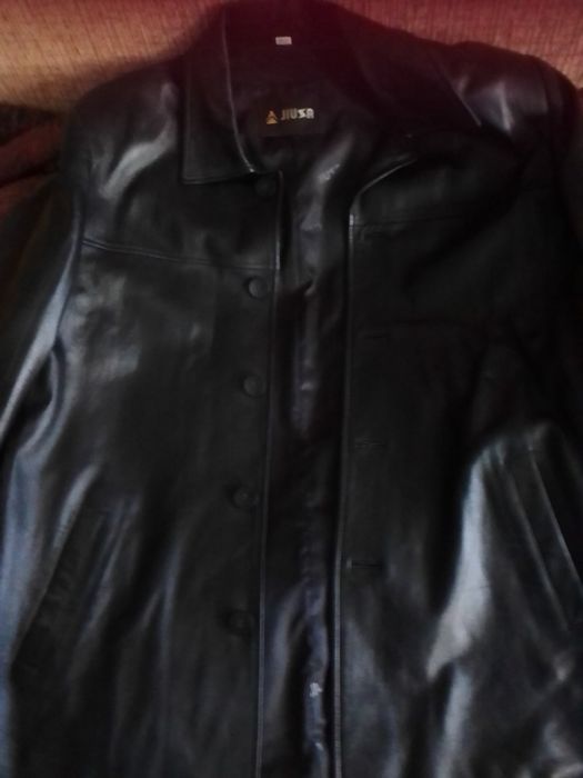 Продам кожаную мужскую куртку
