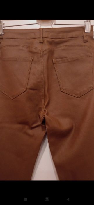 Spodnie ekoskorka w kolorze brązu