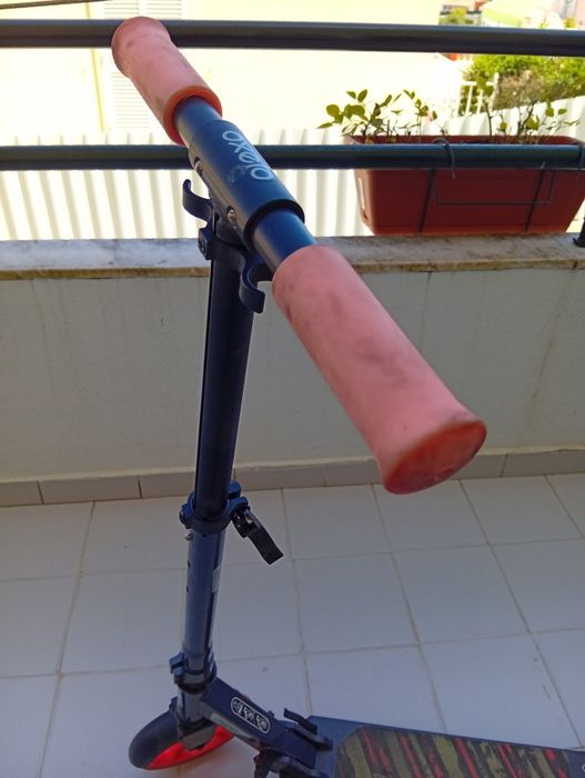 Trotinete Oxelo com descanso