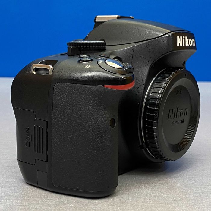 Nikon D5100 (Corpo) - 16.2MP
